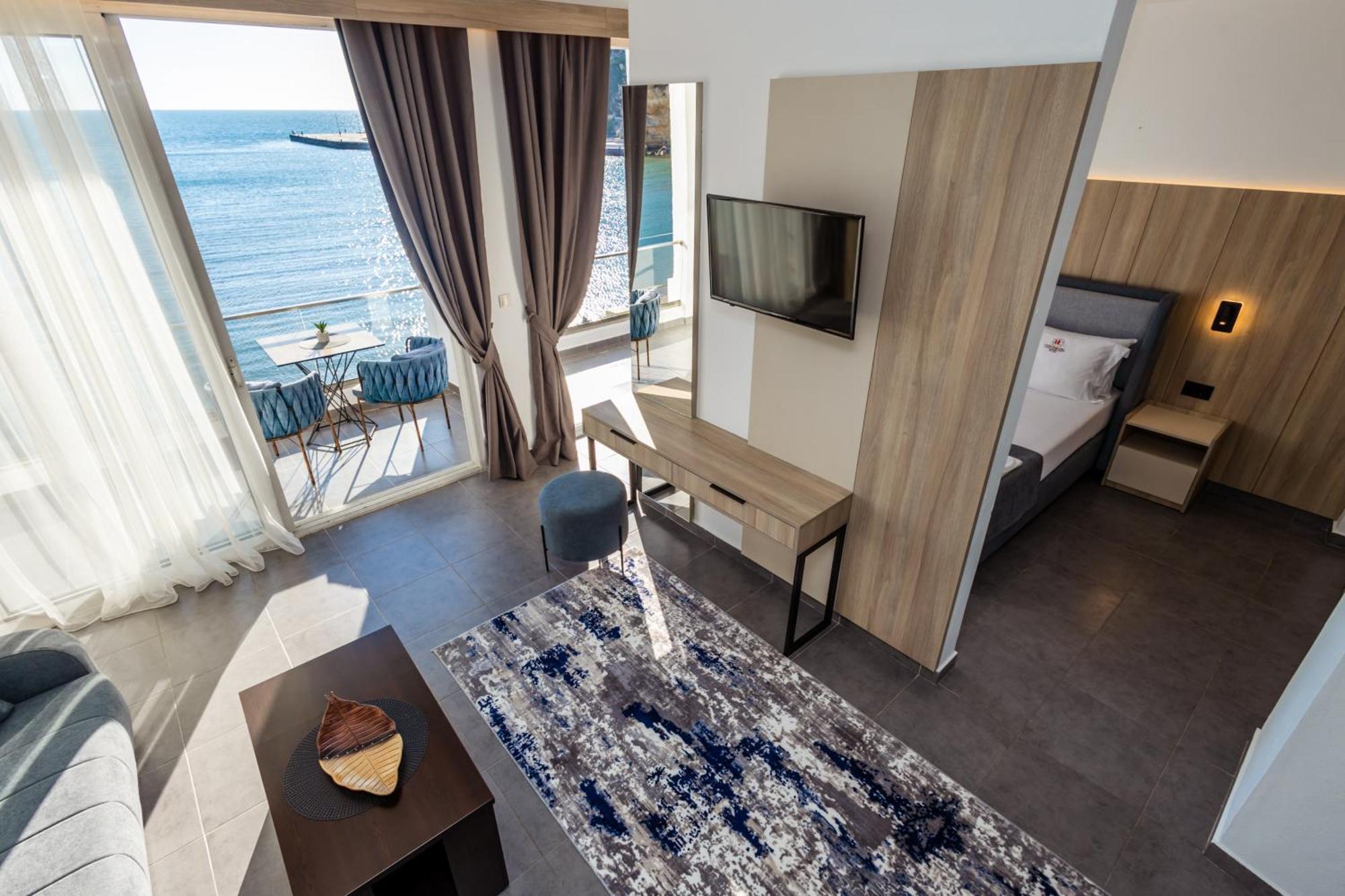 Continental Hotel Ulcinj Buitenkant foto