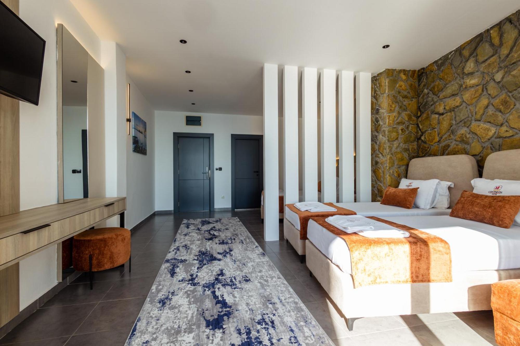 Continental Hotel Ulcinj Buitenkant foto