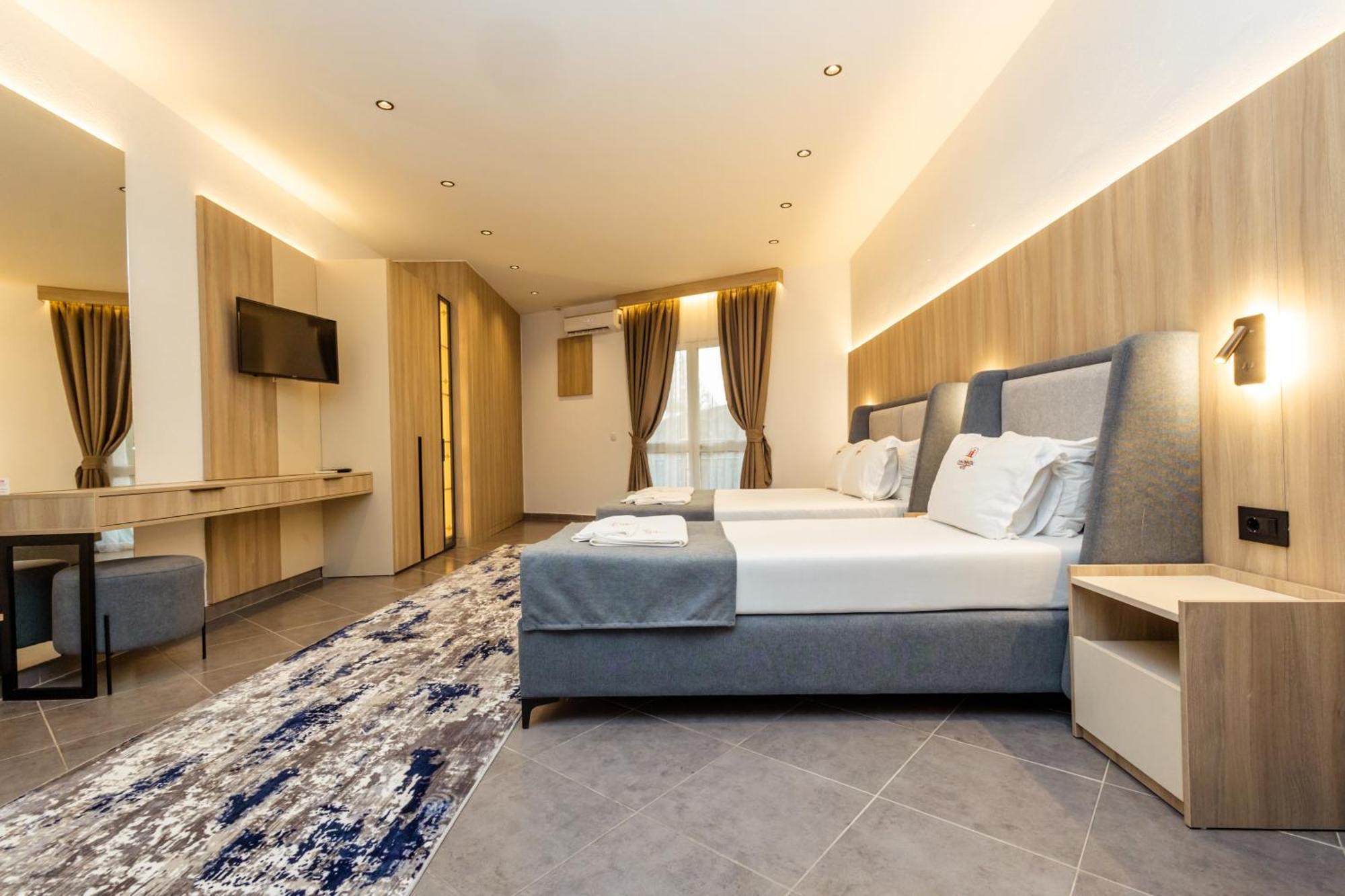 Continental Hotel Ulcinj Buitenkant foto
