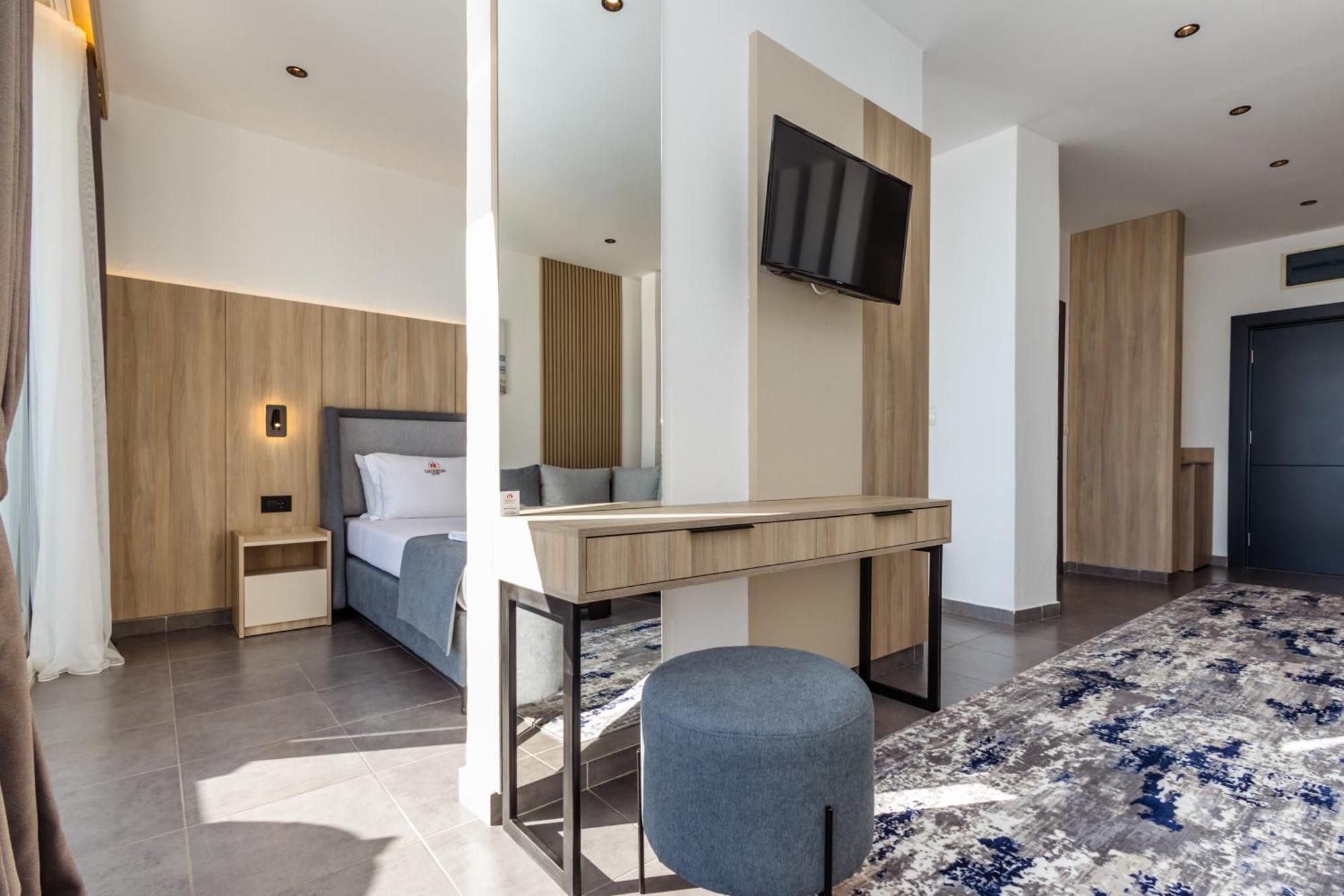Continental Hotel Ulcinj Buitenkant foto