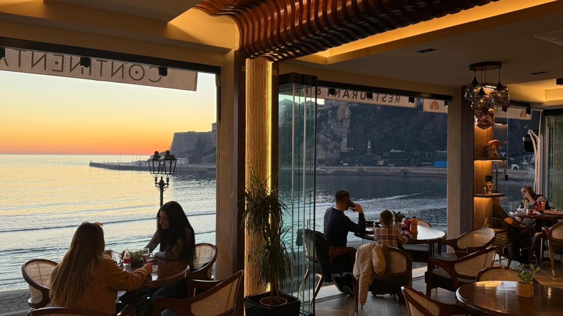 Continental Hotel Ulcinj Buitenkant foto