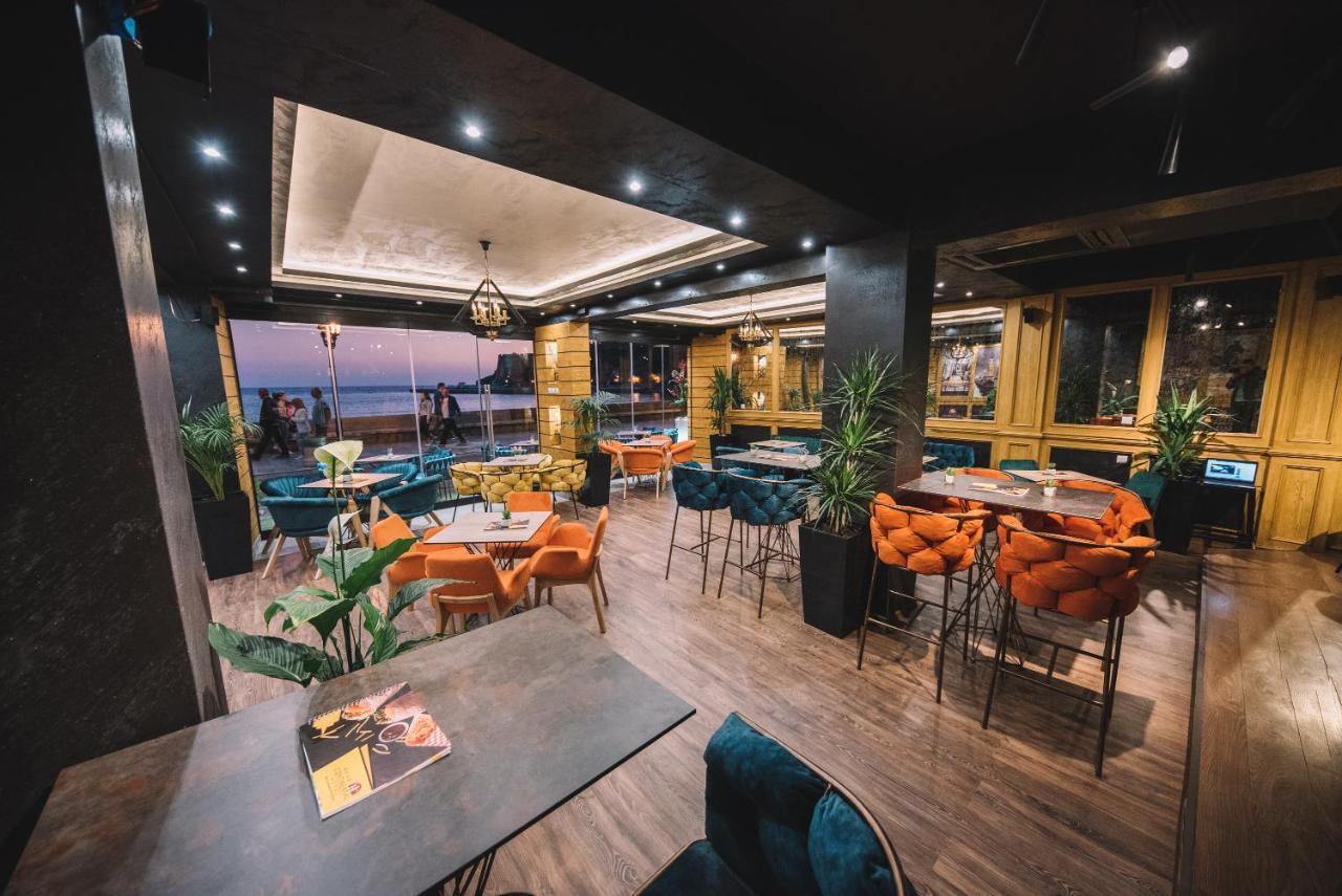 Continental Hotel Ulcinj Buitenkant foto